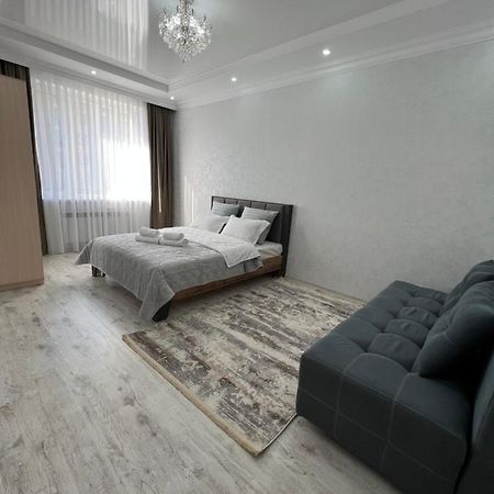 Уютная Квартира На Expo-Smart Замок Apartment Astana Exterior foto