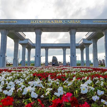 Уютная Квартира На Expo-Smart Замок Apartment Astana Exterior foto