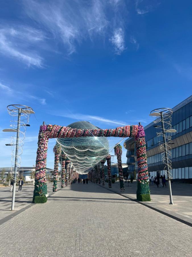 Уютная Квартира На Expo-Smart Замок Apartment Astana Exterior foto
